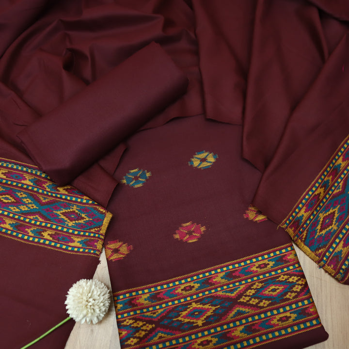 साध्गी Burgundy Wine All Over Kullu Weaved Hem Semi Pashmina Winter Set