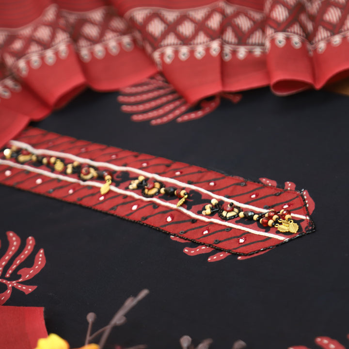 Yashvi Black with Kardana and Wood Hanging Patch Leaf Printed Cotton Set