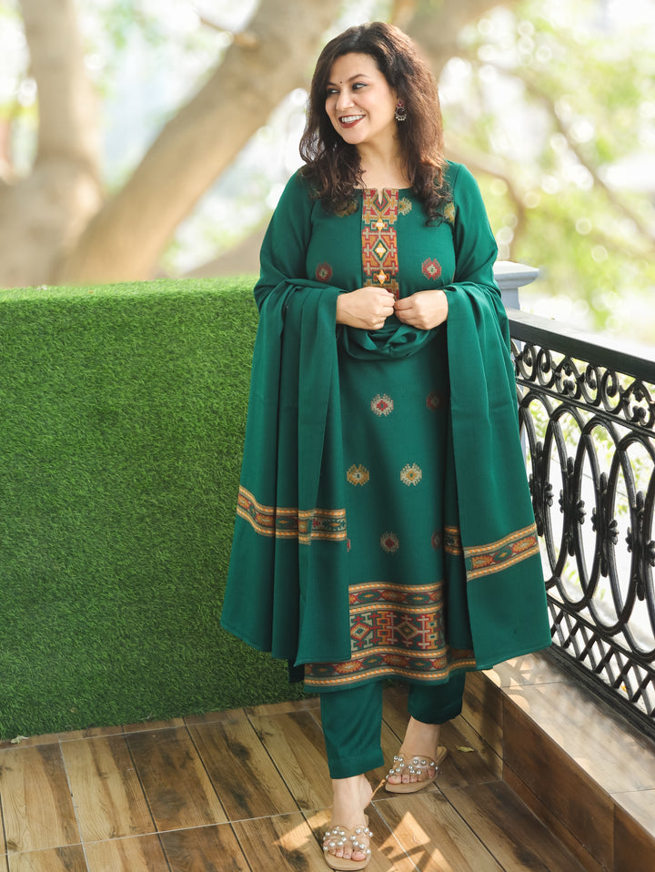 शैलजा Emerald Green Round Neck Kullu Weaved Semi Pashmina Winter 3 Piece Set