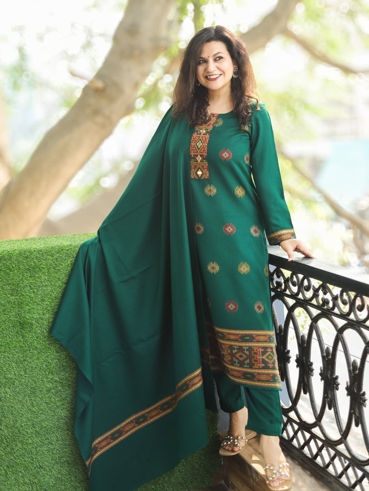 शैलजा Emerald Green Round Neck Kullu Weaved Semi Pashmina Winter 3 Piece Set
