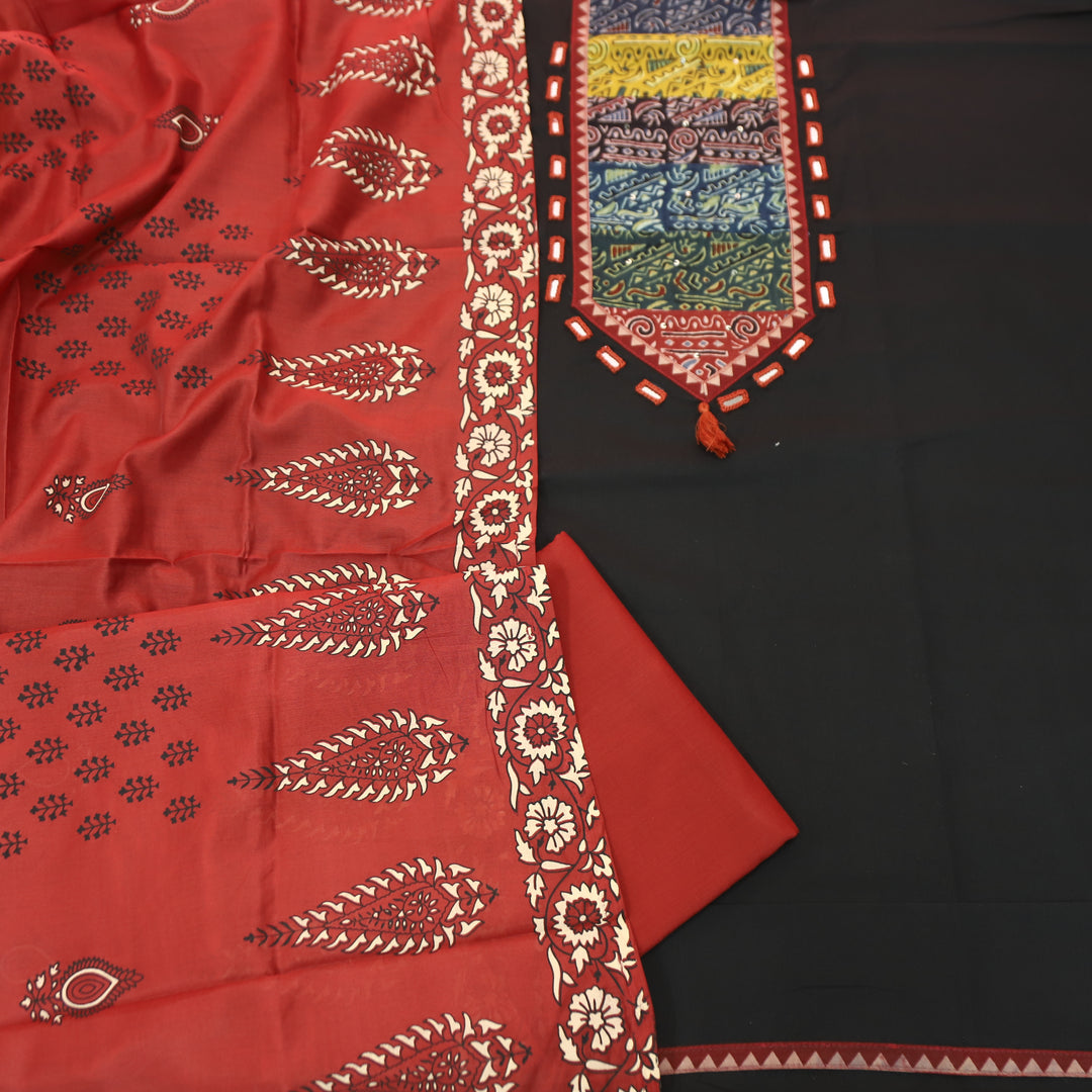 Saheli Ebony Black Mirror With Printed Yoke Cotton Set