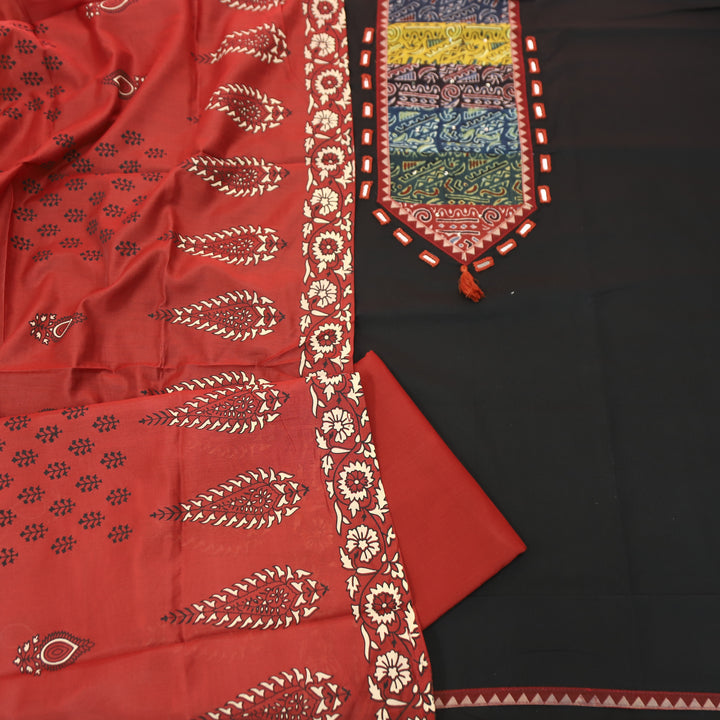 Saheli Ebony Black Mirror With Printed Yoke Cotton Set