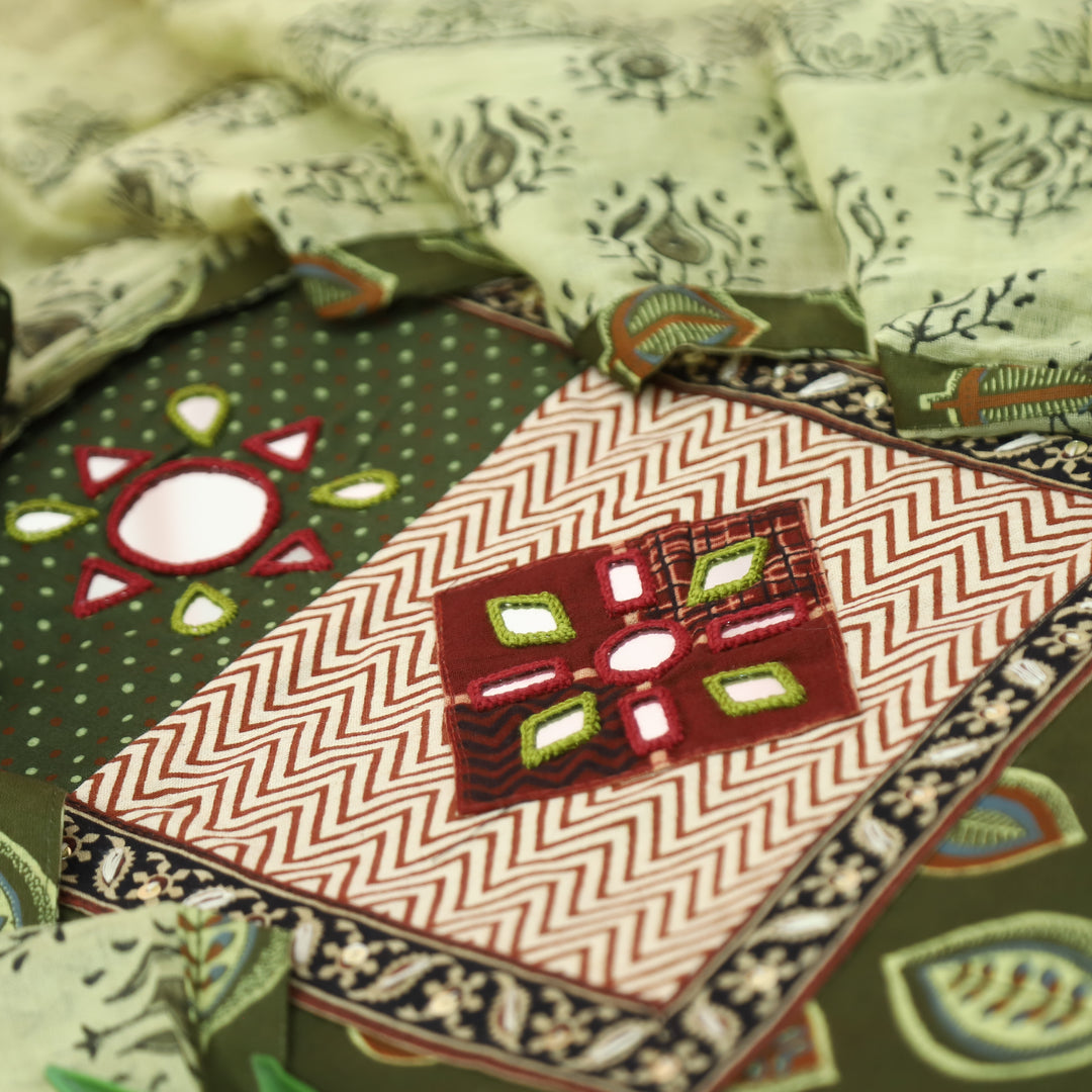 Seyri Pine Green Kutch Patch with Mirror Work Leaf Print Cotton Set