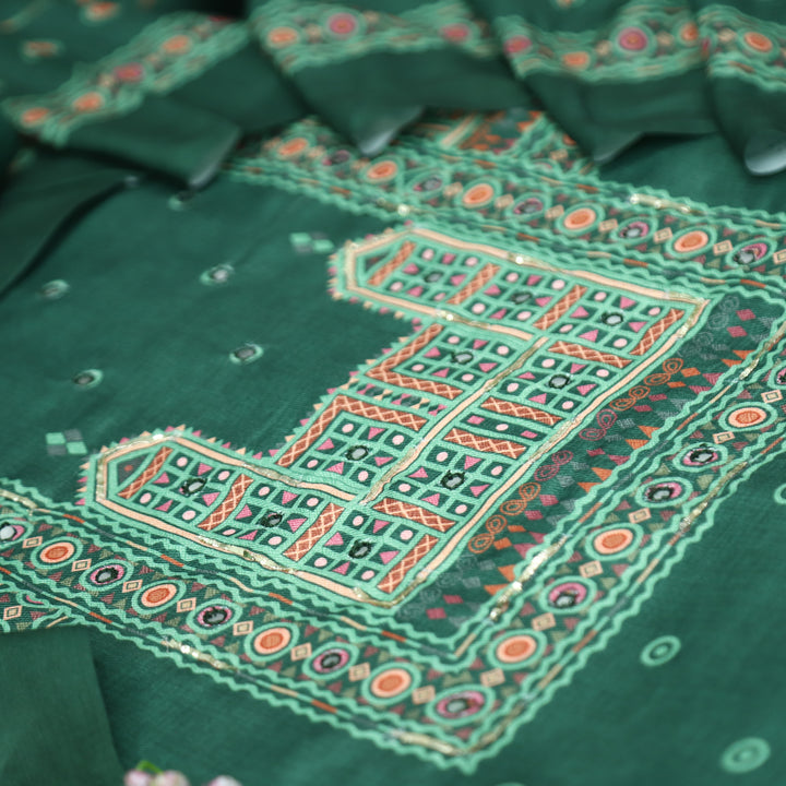 शाहीमहल Emerlad Green Elegant Panel Print with Patra Work Semi Pashmina winter Set