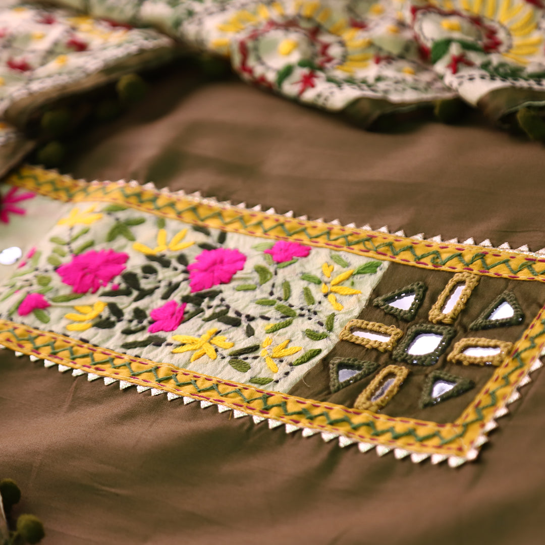 Kanyakumari Mehendi Green Mirror In Front with Patch Glazed Cotton Suit Set