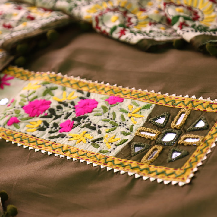 Kanyakumari Mehendi Green Mirror In Front with Patch Glazed Cotton Suit Set