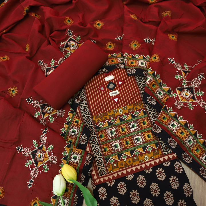 Sundri Faded Black Kutch Patch with Mirror in Embroidered Yoke Printed Cotton Set