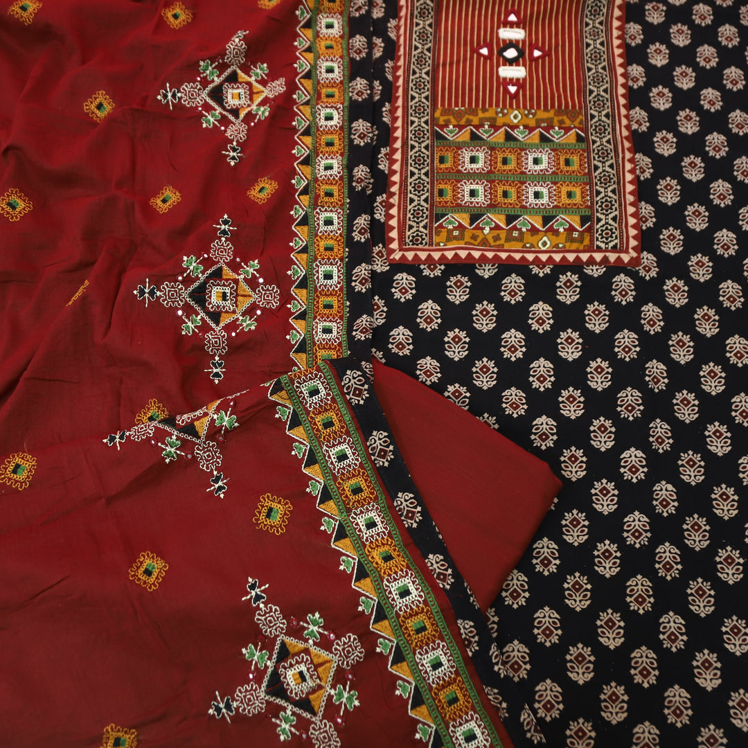 Sundri Faded Black Kutch Patch with Mirror in Embroidered Yoke Printed Cotton Set
