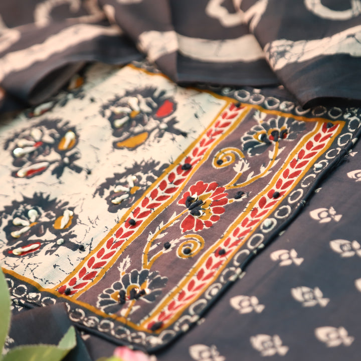 Noorani Cerulean Teal French Knot Neck Yoke Printed Cotton Set