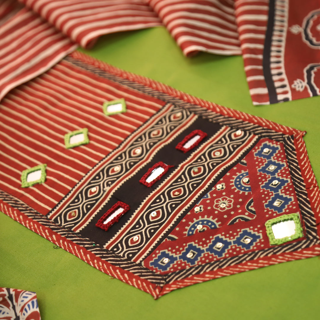 Roopsidhi Leaf Green Mirror With Printed Yoke Cotton Set