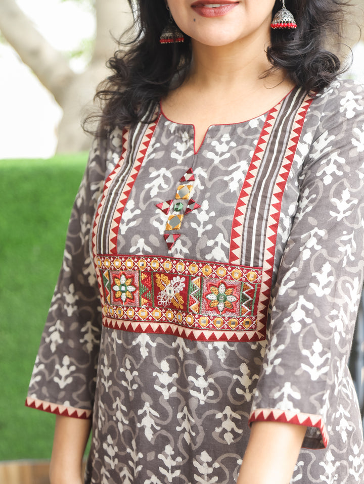 Gauri Kashish Kutch Mirror Dabu Cotton Kurti