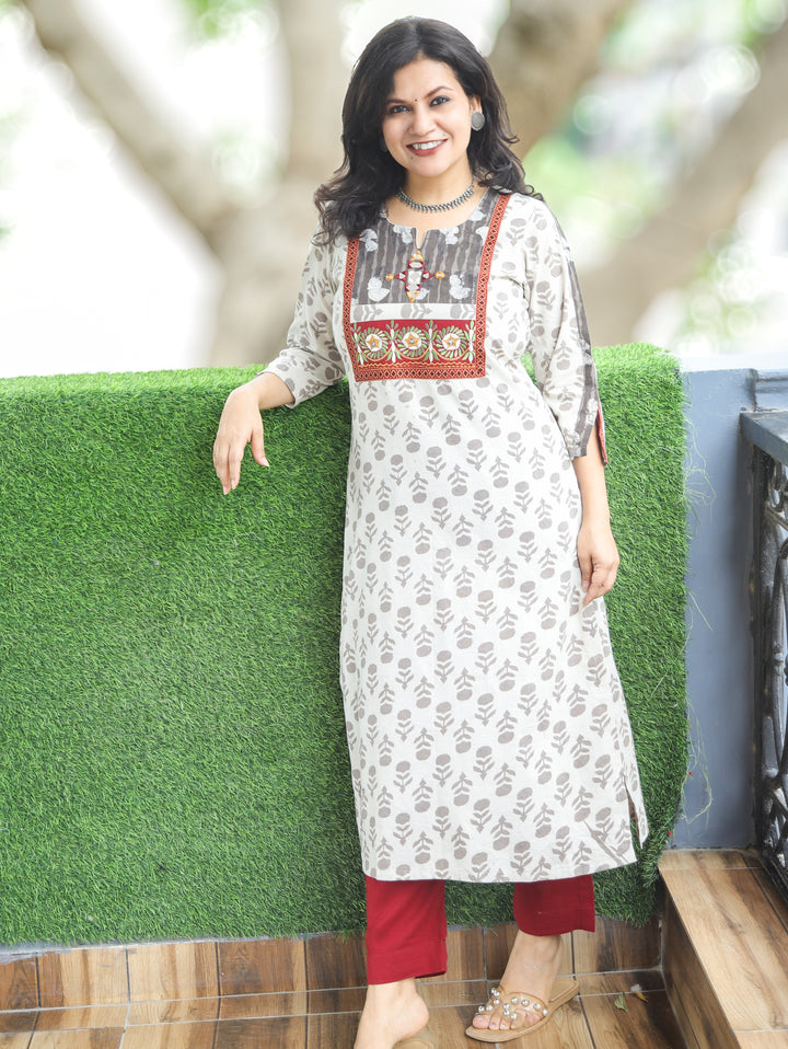 Gulneez Kashish Kutch Yoke Dabu Cotton Kurti