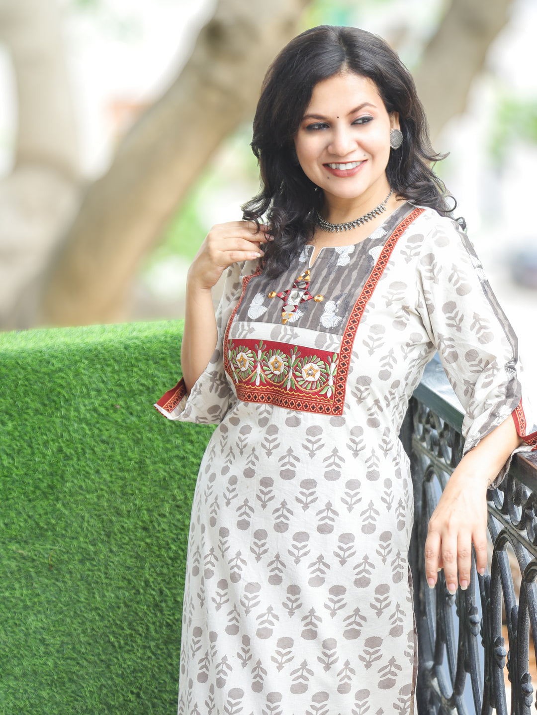 Gulneez Kashish Kutch Yoke Dabu Cotton Kurti