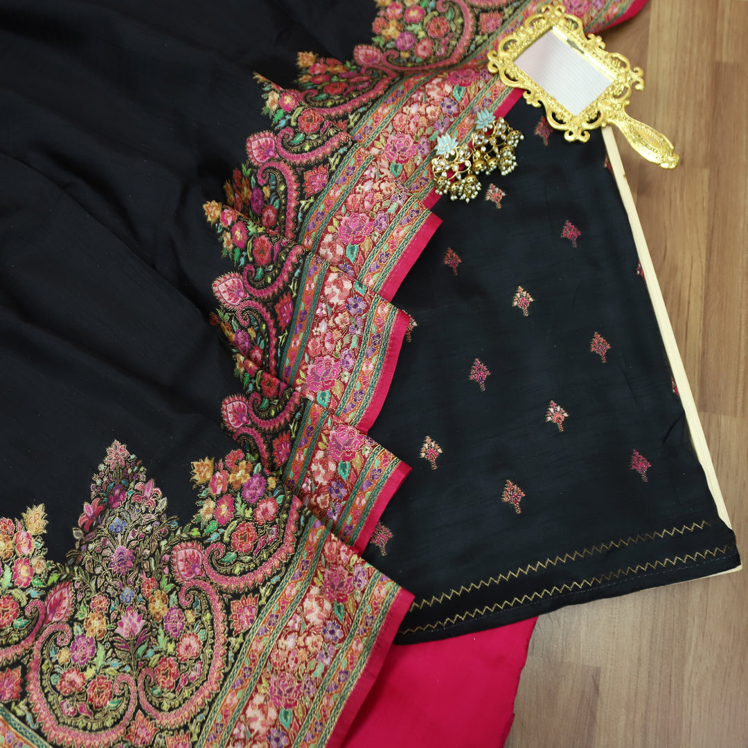 Saraayah Black Luxe Pochampally Print in Pogishan Jacquard Weaved Gajji Silk Set