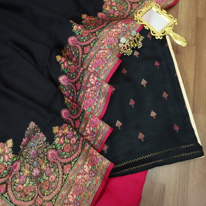 Saraayah Black Luxe Pochampally Print in Pogishan Jacquard Weaved Gajji Silk Set
