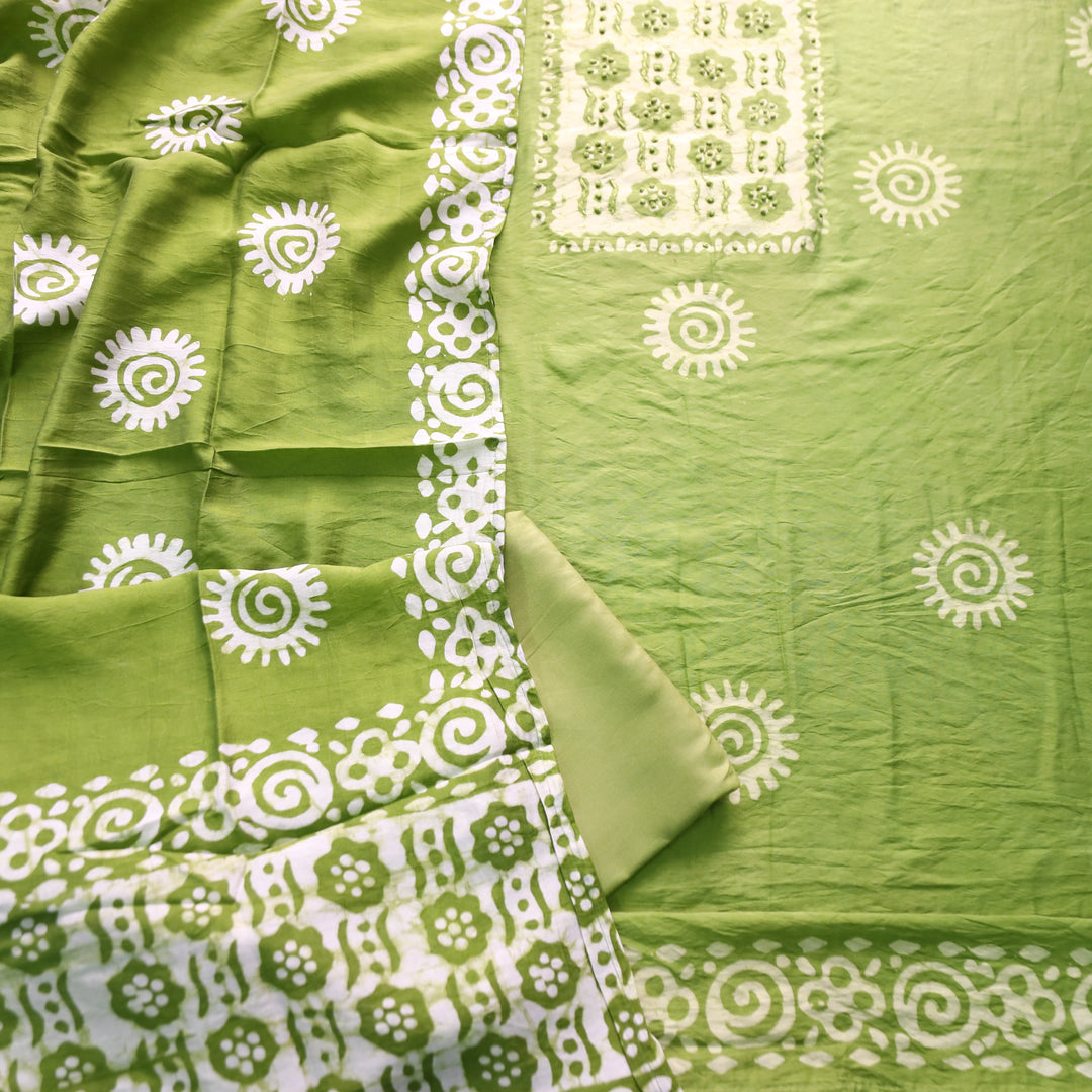Kalyani  Leaf Green Fench Knot Batik Print Modal Set