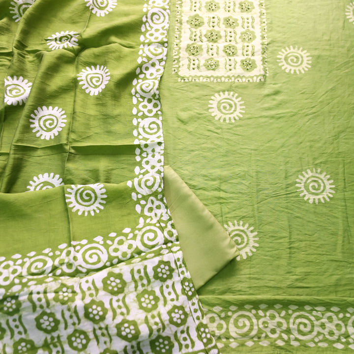 Kalyani  Leaf Green Fench Knot Batik Print Modal Set