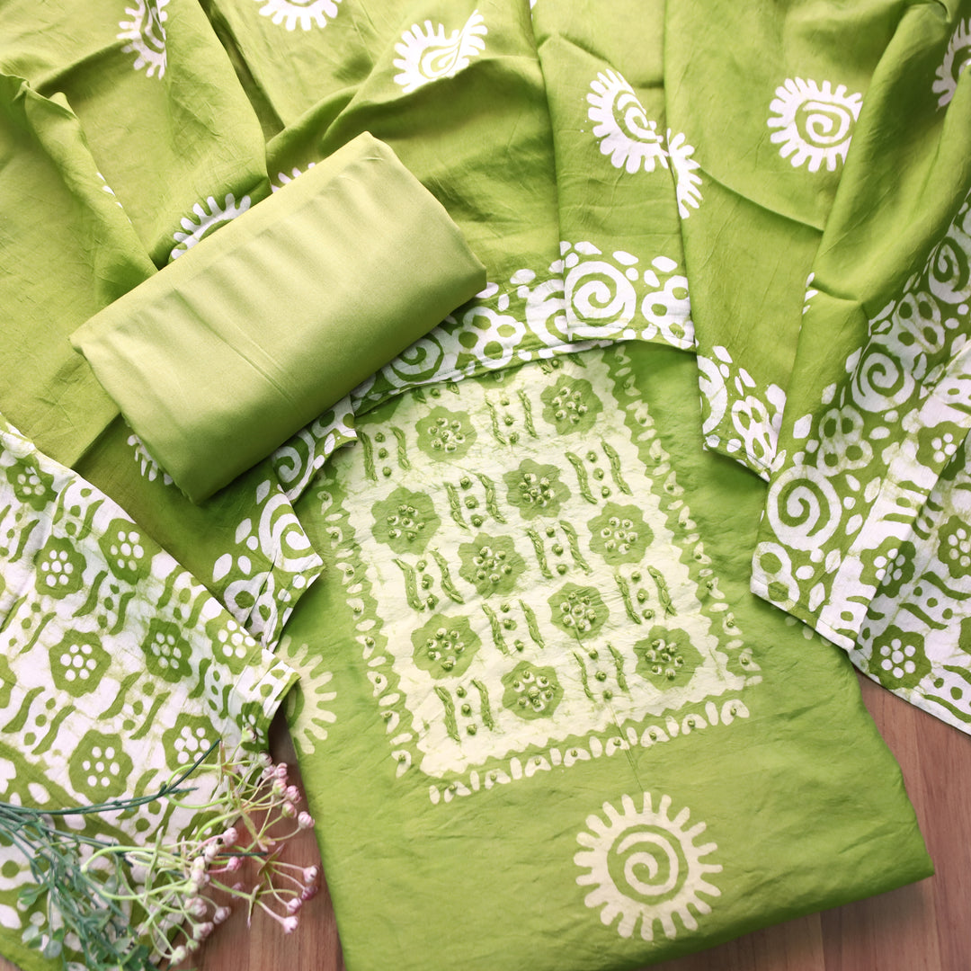 Kalyani  Leaf Green Fench Knot Batik Print Modal Set