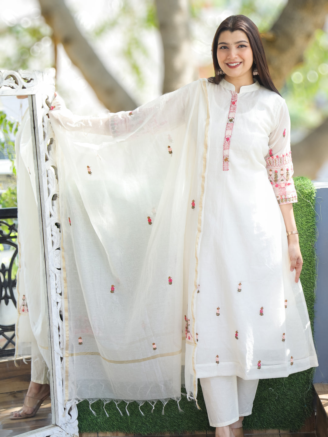 Hans Safed Embroidered Mul Chanderi 3 Piece Set