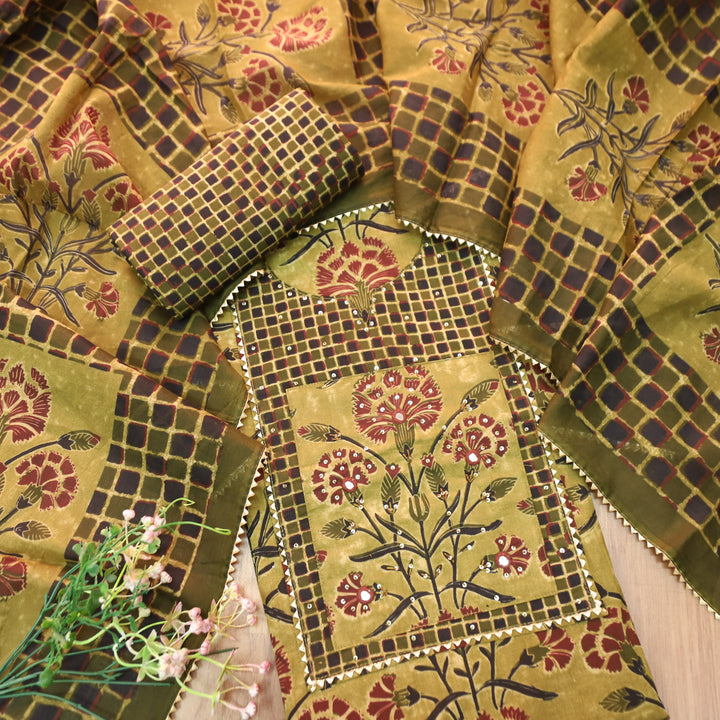 Kaashvi Dijon Yellow Sequine Print Yoke in Floral Printed Cotton Set