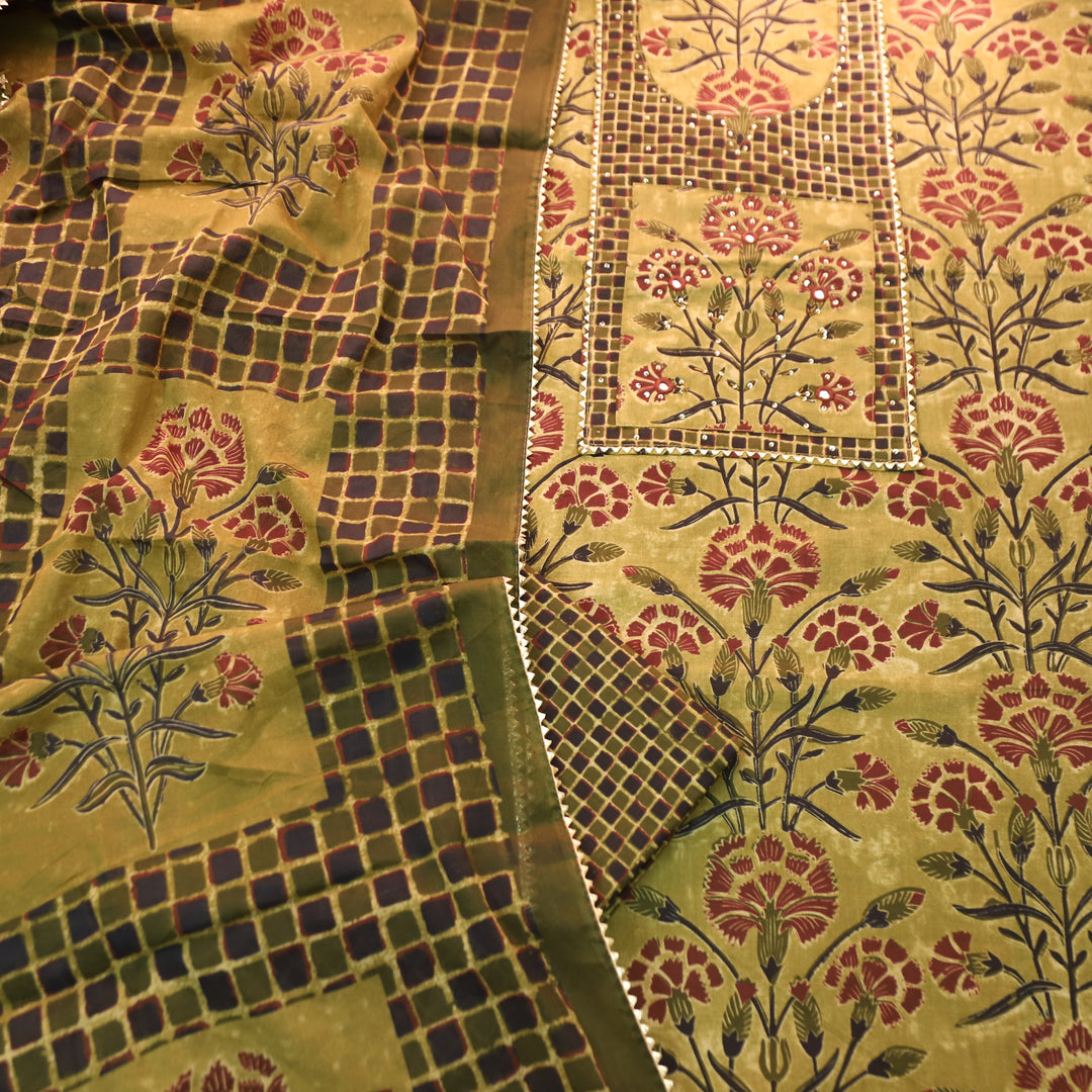 Kaashvi Dijon Yellow Sequine Print Yoke in Floral Printed Cotton Set