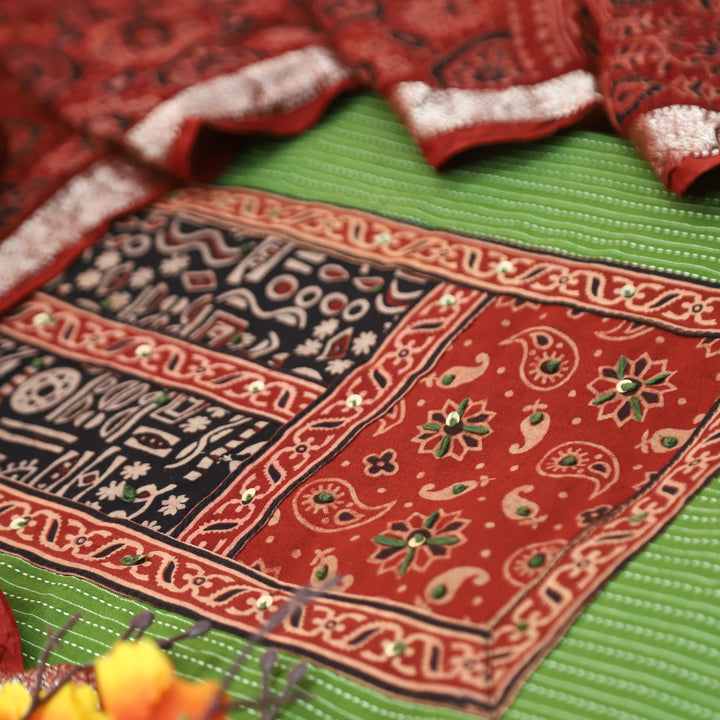 Maahi Forest Green Mirror Work Yoke in Running Cotton Set