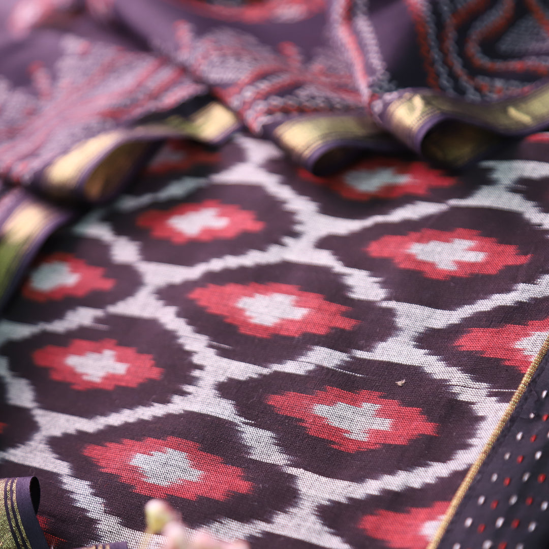 Vandana Oil Black All Over Ikkat Inspired Printed Handloom Cotton Set