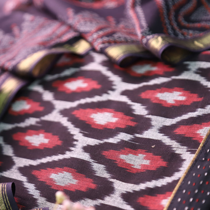 Vandana Oil Black All Over Ikkat Inspired Printed Handloom Cotton Set