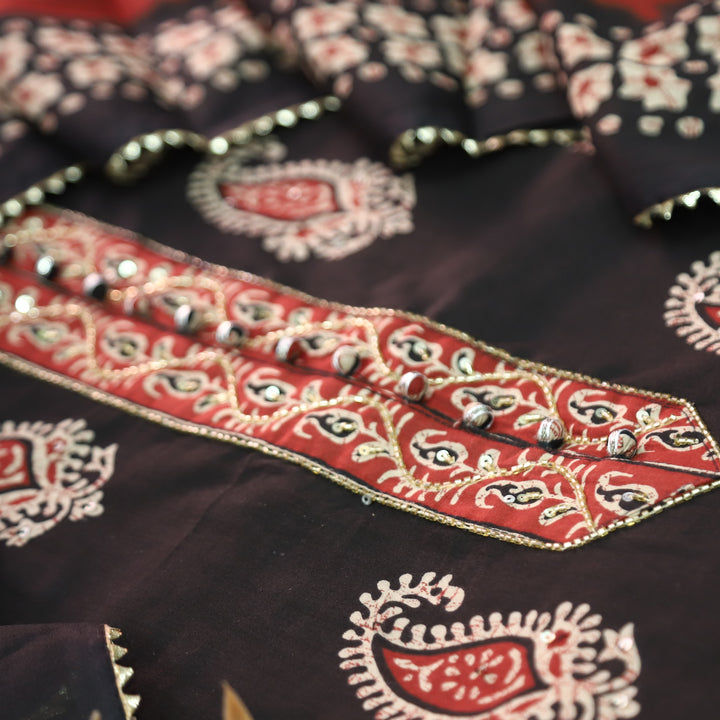 Rua Oil Black Kardana with Potli Button Patch Printed Cotton Set