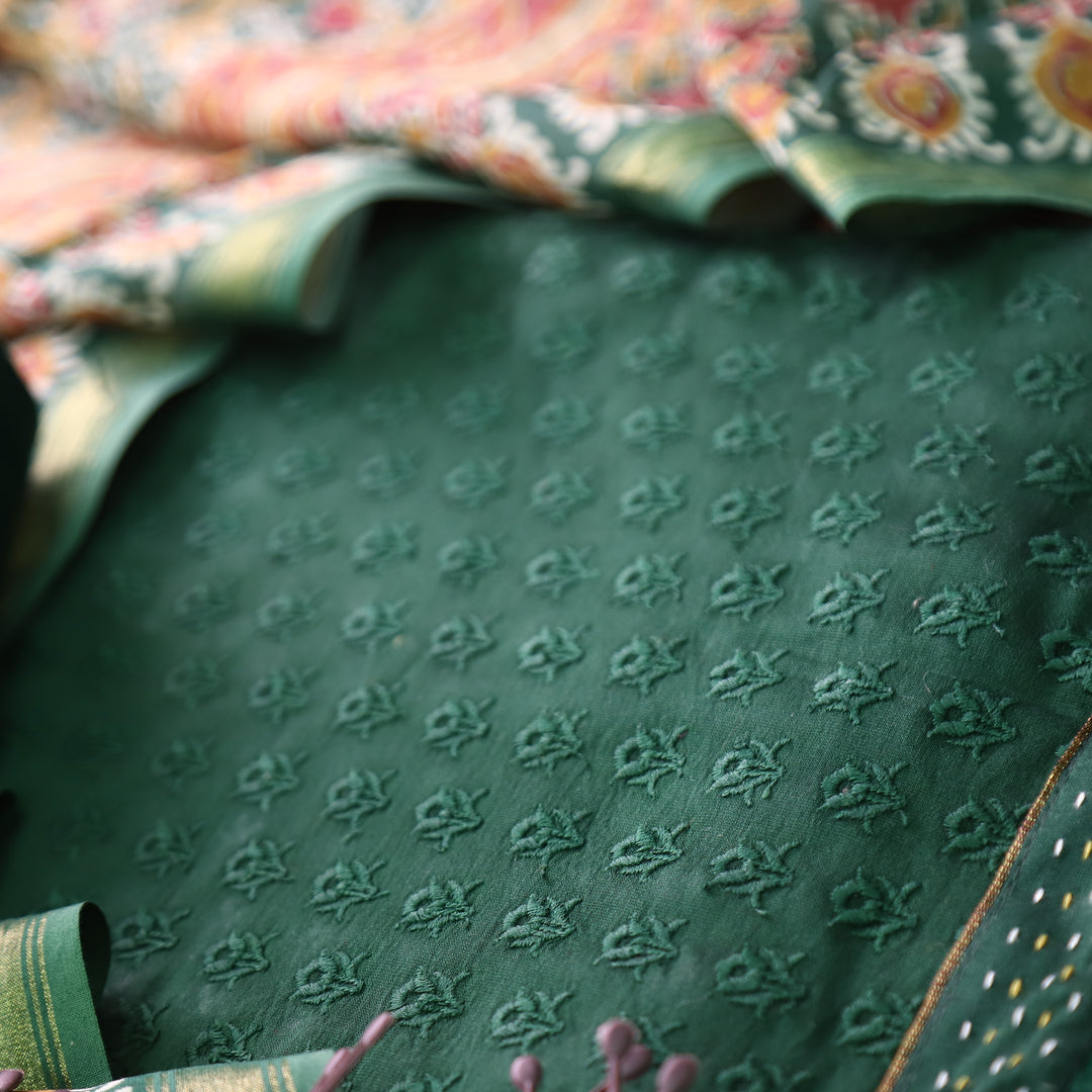 Rurvi Sacramento Green All Over Thread Work Cotton Set