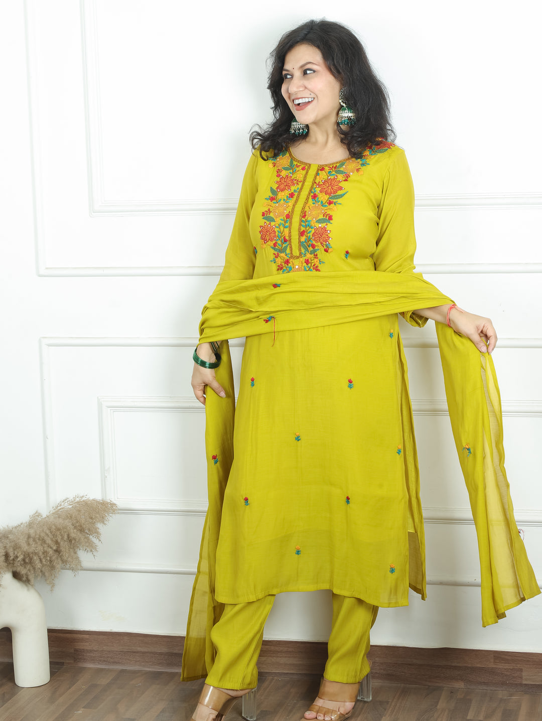 Vrinda Sunflower Yellow Kolkata Hand Embroidered Set