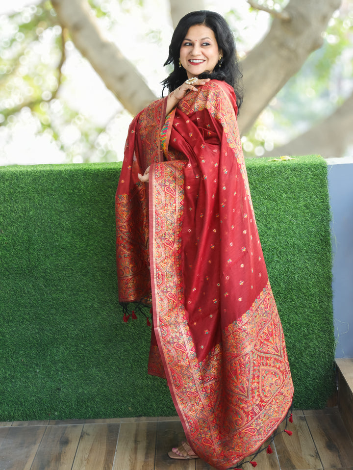 Saheli Berry Red Round Neck in Jamdani Kashmiri Inspired Chanderi 3 Piece Set