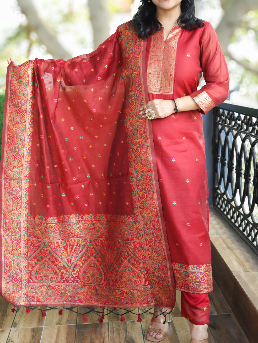 Saheli Berry Red Round Neck in Jamdani Kashmiri Inspired Chanderi 3 Piece Set