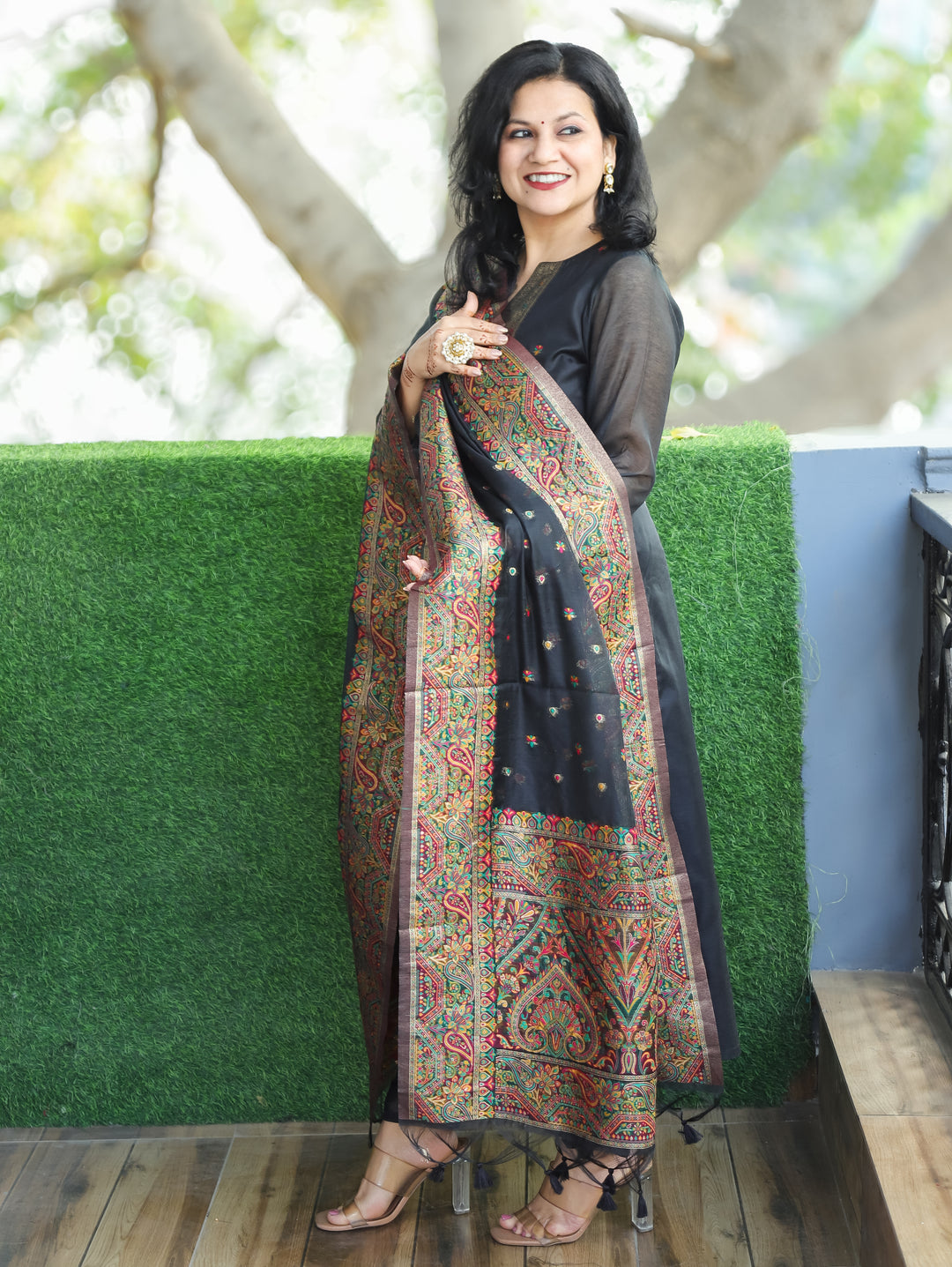 Saheli Onxy Black Round Neck in Jamdani Kashmiri Inspired Chanderi 3 Piece Set