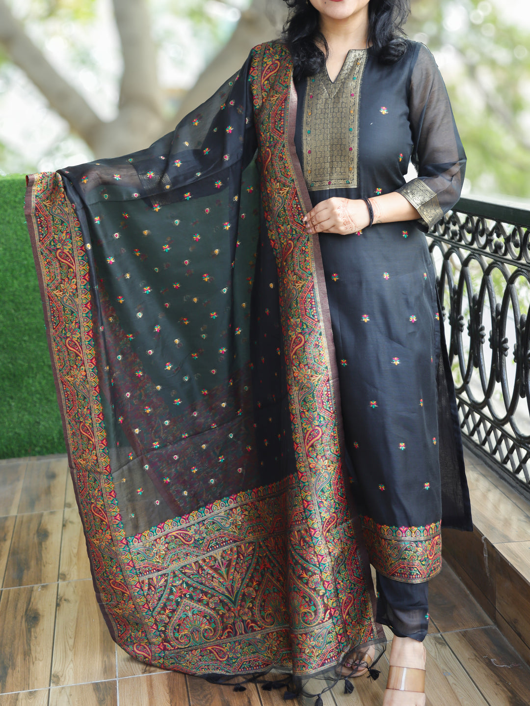 Saheli Onxy Black Round Neck in Jamdani Kashmiri Inspired Chanderi 3 Piece Set