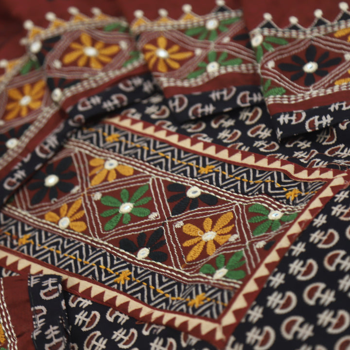 Khairiyat Oil Black Kutch Work Cotton Top With Cotton Dupatta