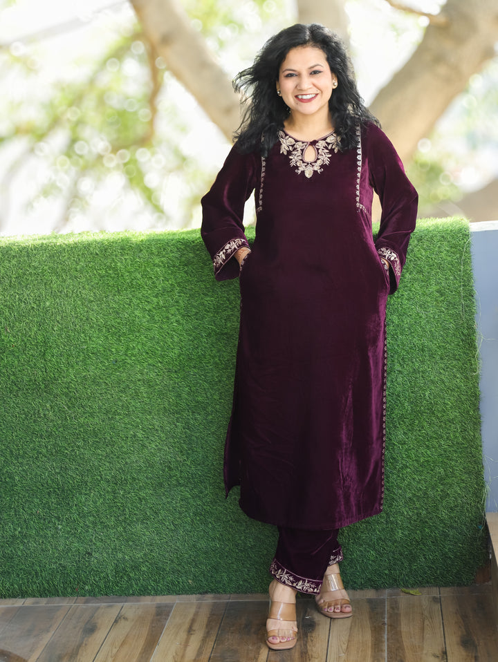 Inayat Raisin Purple Embroidered Keyhole Neck Velvet Winter Kurti