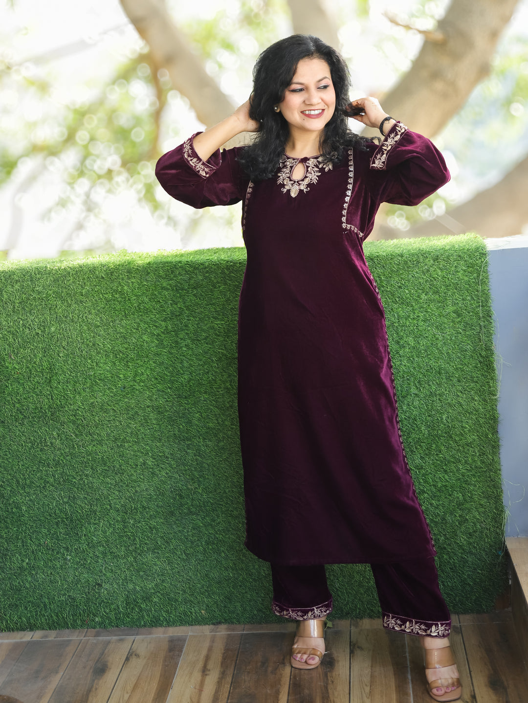 Inayat Raisin Purple Embroidered Keyhole Neck Velvet Winter Kurti
