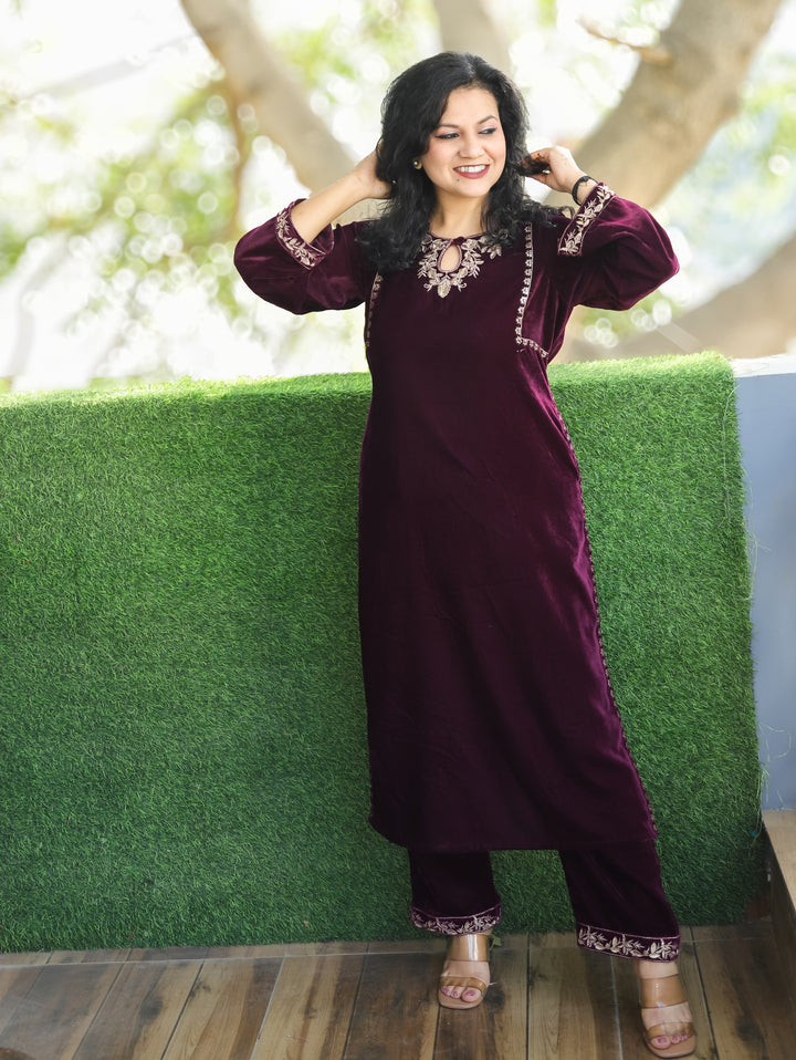 Inayat Raisin Purple Embroidered Keyhole Neck Velvet Winter Kurti