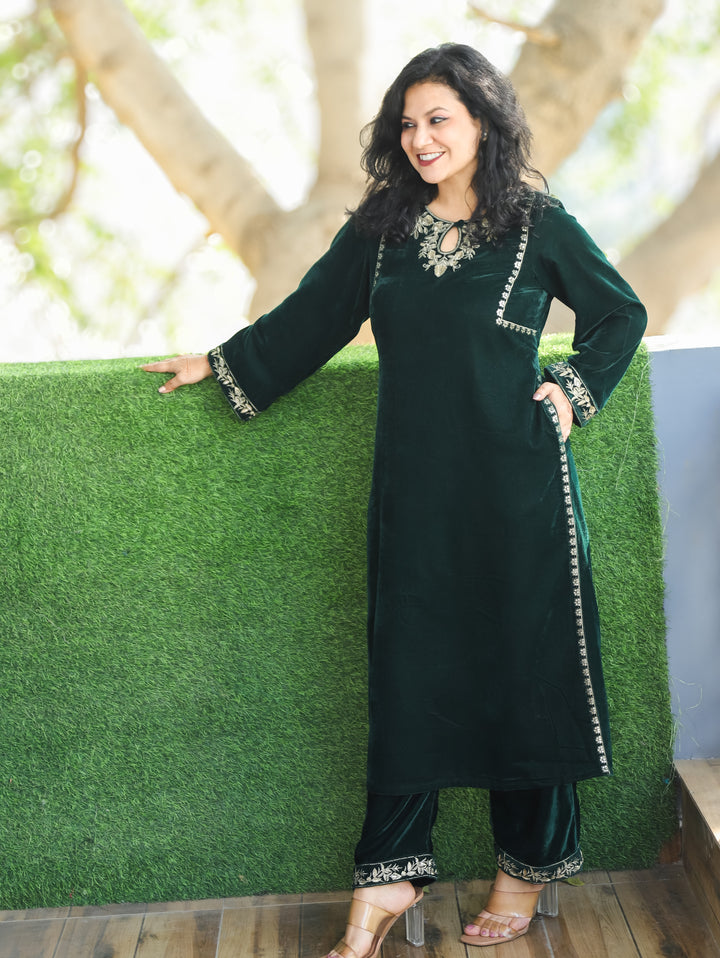 Inayat Sacramento Green Embroidered Keyhole Neck Velvet Winter Kurti