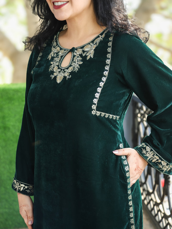 Inayat Sacramento Green Embroidered Keyhole Neck Velvet Winter Kurti