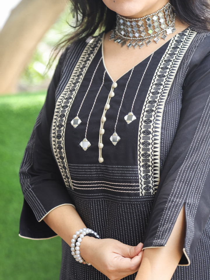 Olivia Oil Black Mirror Yoke Cotton Kurti