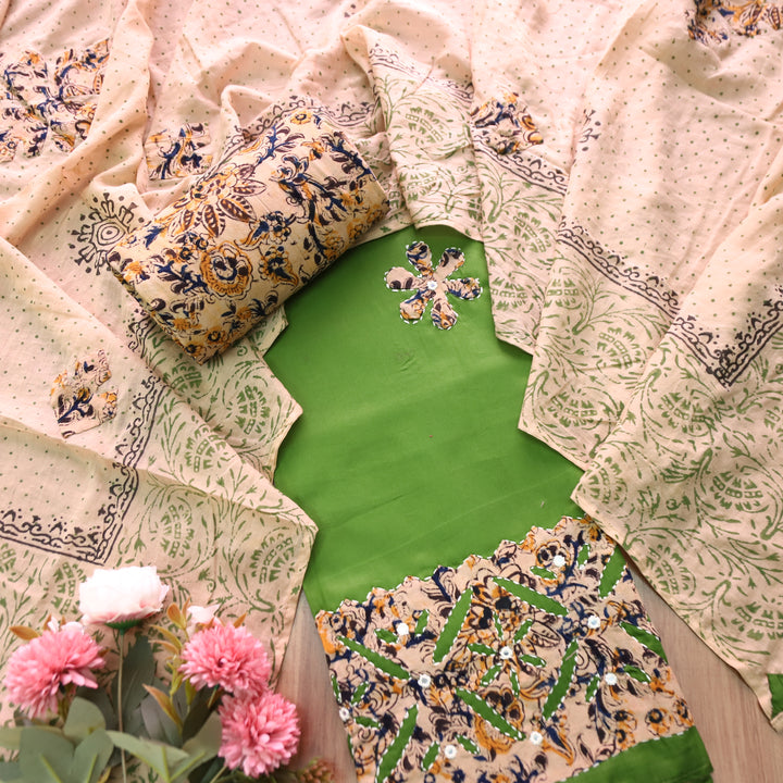 Saloni Parrot Green All Over Kalamkari Applique Work Hem Glazed Cotton Set