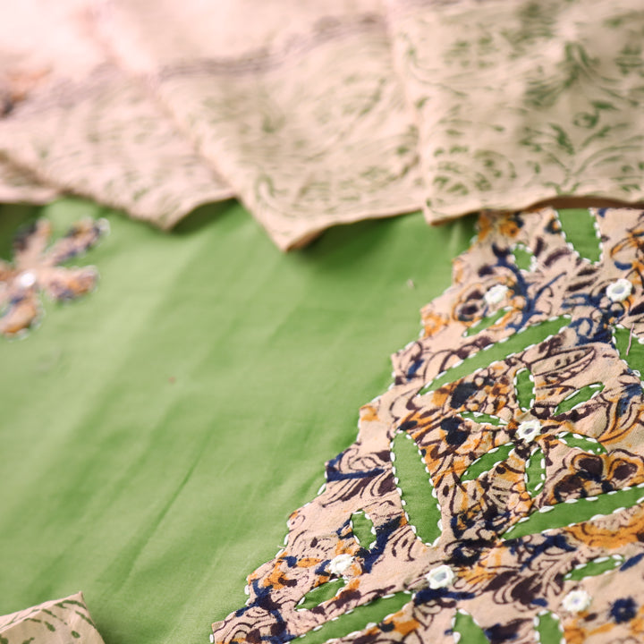 Saloni Parrot Green All Over Kalamkari Applique Work Hem Glazed Cotton Set
