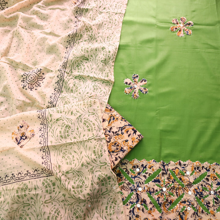 Saloni Parrot Green All Over Kalamkari Applique Work Hem Glazed Cotton Set