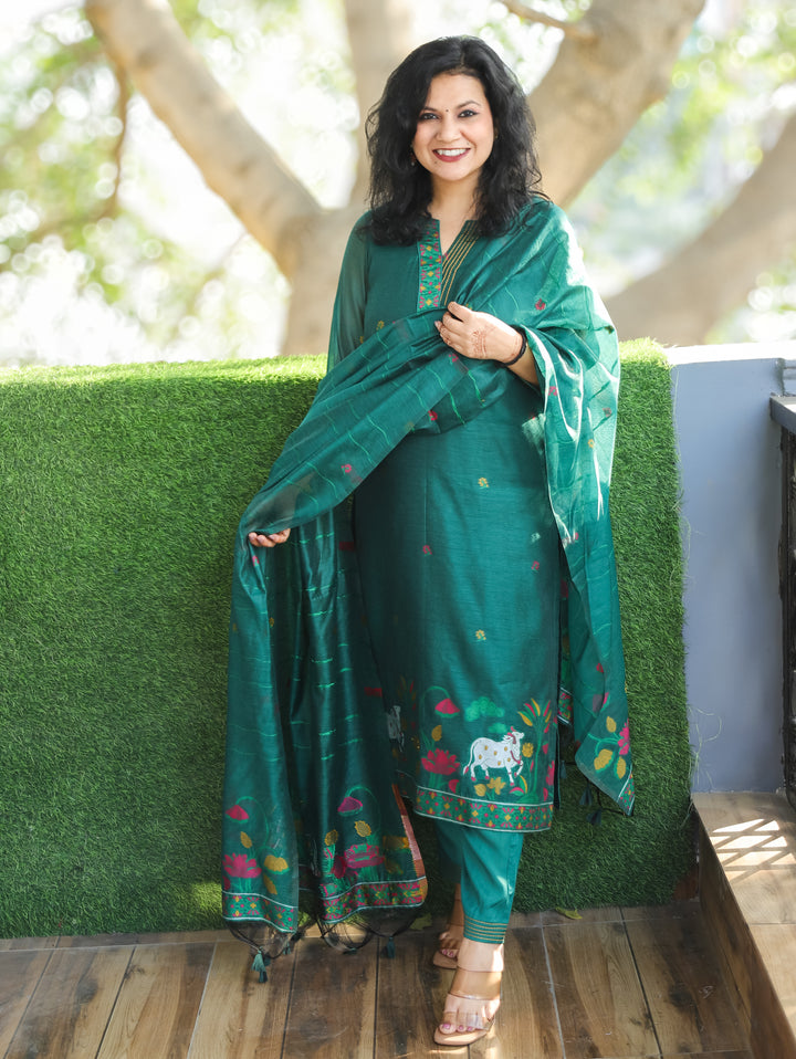 Subhadra Emerlad Green Collar Running Thread Pichwai Jamdani Chanderi 3 Piece Set