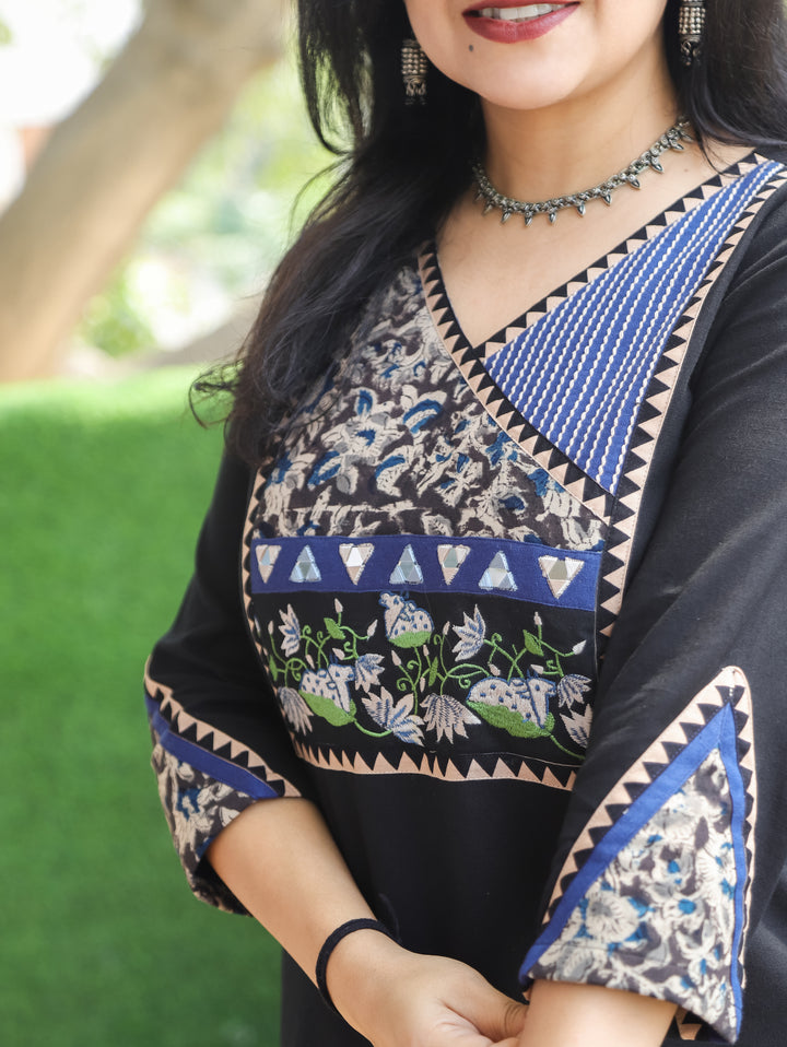 Titli Black Pichwai Embroidered Cotton Kurti