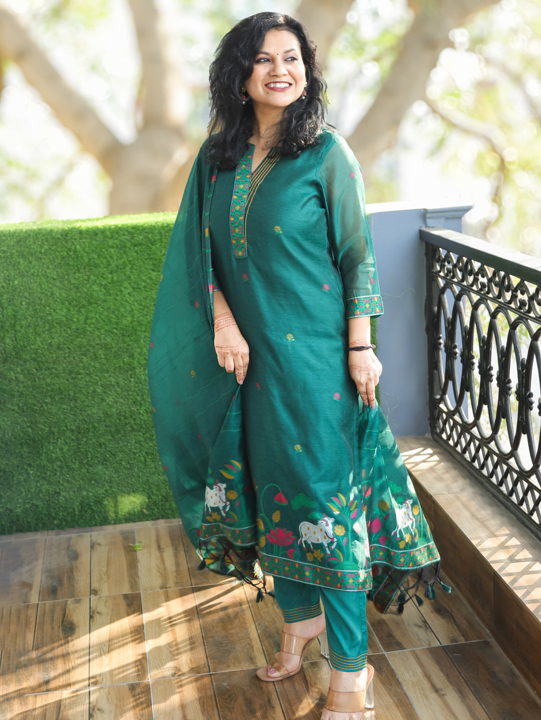 Subhadra Emerlad Green Collar Running Thread Pichwai Jamdani Chanderi 3 Piece Set