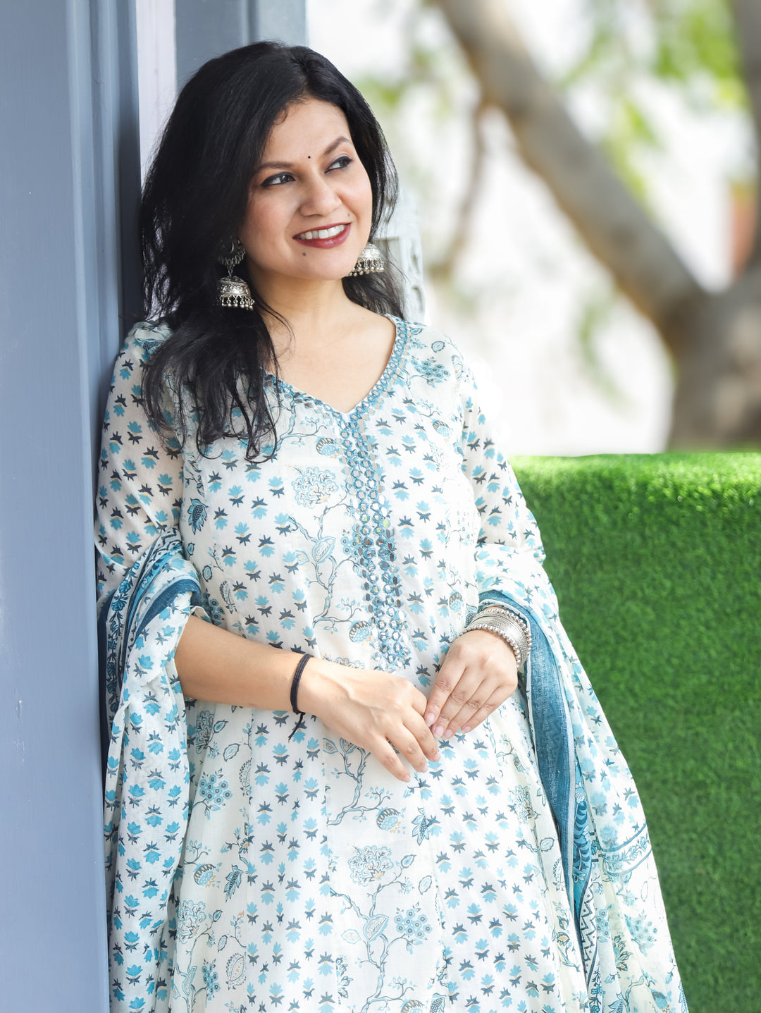 Bella White Patra Mul Cotton 3 Piece Set