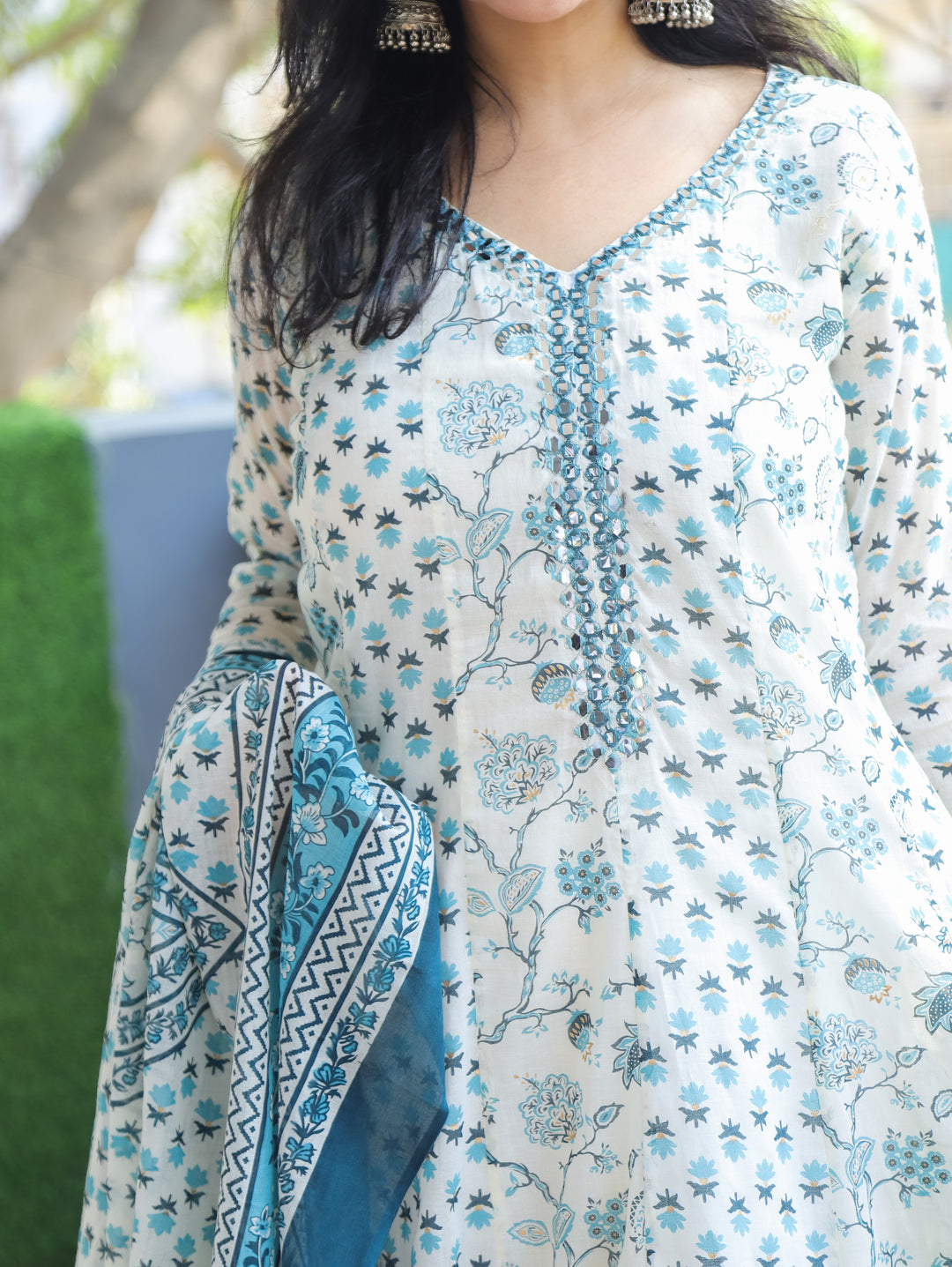 Bella White Patra Mul Cotton 3 Piece Set